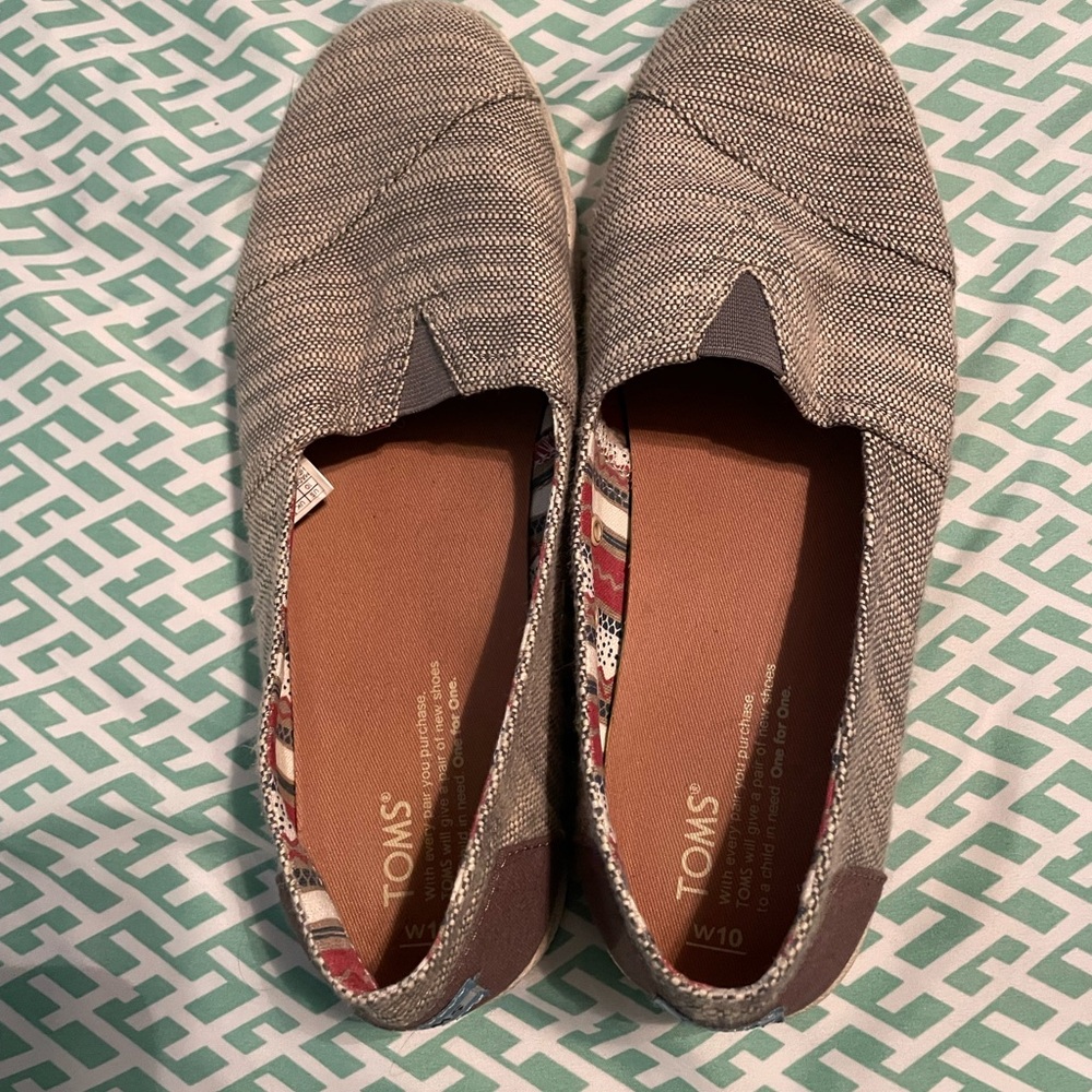 TOMS Women's Brown/tan Slip-On Shoes